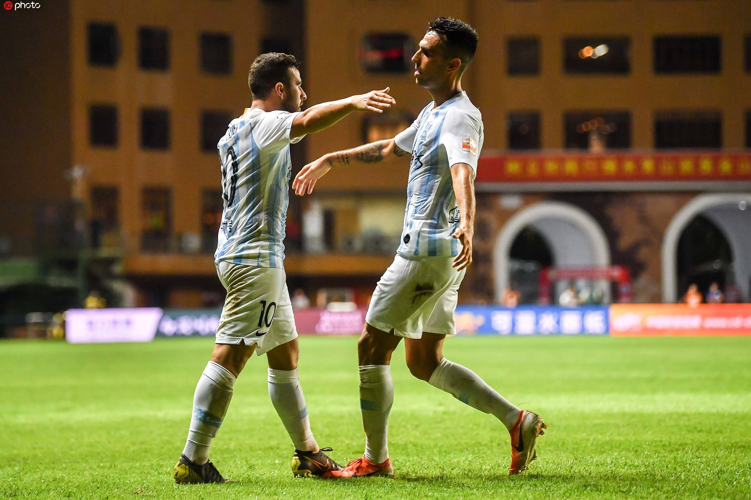 Leyu-费城76人转会期防线松动，志在中超名次提升，媒体盛赞，身体对抗强度拉满(1983年费城76人阵容)